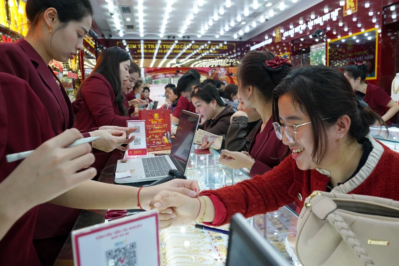 Bản tin thị trường vàng sáng 26/2/2026: Giá vàng ít biến động phiên thần tài